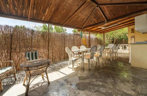 Chia House | Chia Pool, 5 Rooms Per 12 People