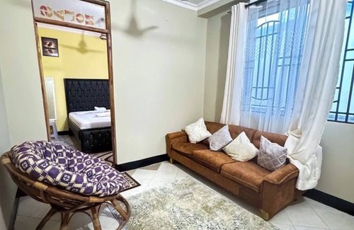 Dar es Salaam Apartment | Chic 1-bedroom apartment in amazing Dar es Salaam with WiFi, fitness room