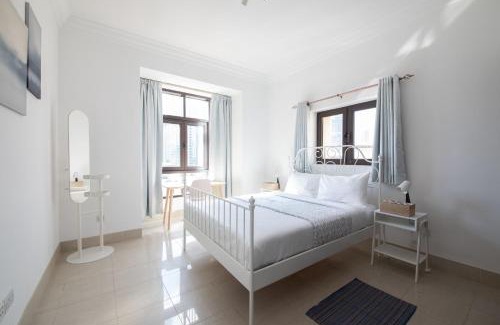 Downtown Dubai Apartment | Chic 2BR with Burj Khalifa View in Souk Al Bahar