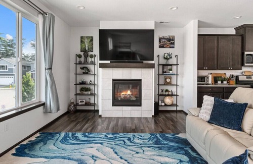 Highline House | Chic 5-Bedroom Seattle Retreat | Fireplace-Pets OK