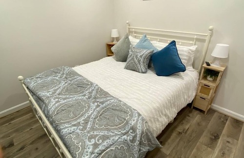 Parkville Apartment | Chic and cozy apartment with WiFi and AC in Parkville