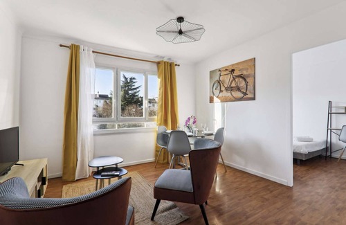 Sartrouville Apartment | Chic and spacious apart with parking