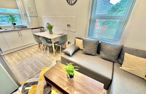 Bournemouth Apartment | Chic Apartment in Central Bournemouth with Parking