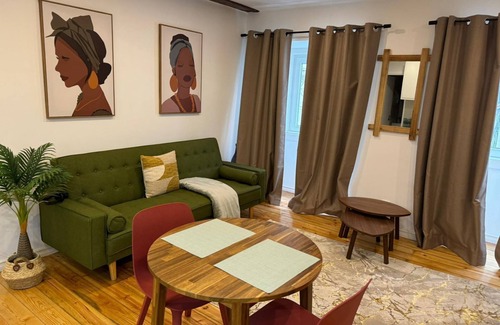 Santos Apartment | Chic Apartment-Rua Verde, Lisbon