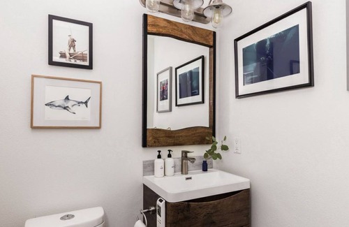 Santa Barbara Cottage | Chic Cactus Cottage w/ Hot Tub & Bikes by Downtown