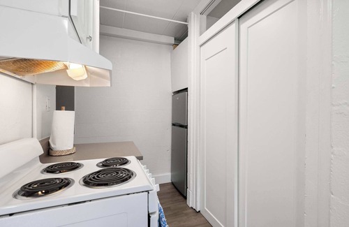 Near East Columbus Apartment | Chic City Retreat 97