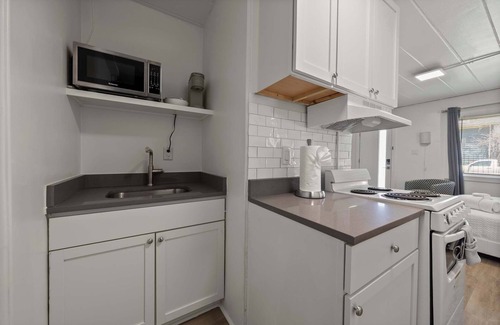 Near East Columbus Apartment | Chic City Retreat 99 For 2!