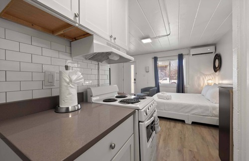 Near East Columbus Apartment | Chic City Retreat 99 For 2!