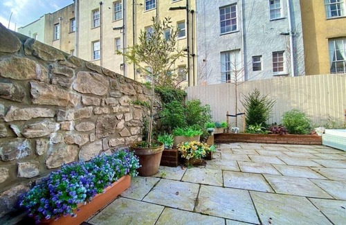 Cotham House | Chic Clifton Home – inviting décor & outdoor space