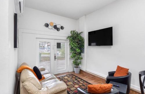 Tampa Heights House | Chic & Cozy Spot Prime Location Near It All