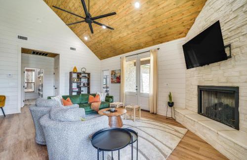 Broken Bow House | Chic Forest Hideaway in Broken Bow with Hot Tub