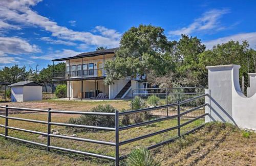 Fredericksburg House | Chic Fredericksburg Retreat - Near Wineries!