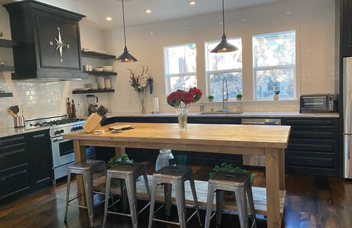 Mountainaire House | Chic home sleeps 9, has a hot tub, 3rd floor balcony, and EV Level 2 Charger