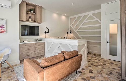 Pacific Palisades Apartment | Chic & Intimate Studio ~ 5 Mi to Santa Monica