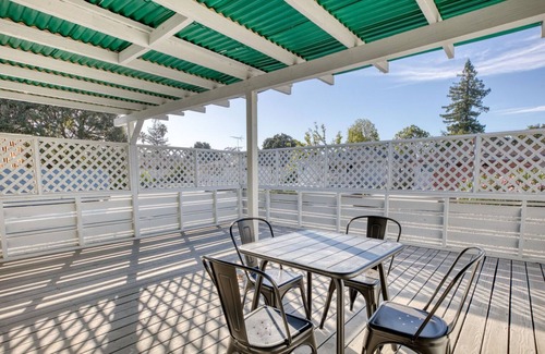 Downtown Apartment | Chic Menlo Park 2BR w/Parking & A/C, nr Dining & Tech, by Blueground