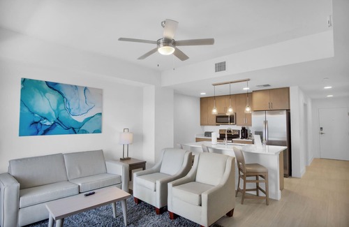 Clearwater Beach Condo | Chic Modern Condo Hotel Suite on the Beach