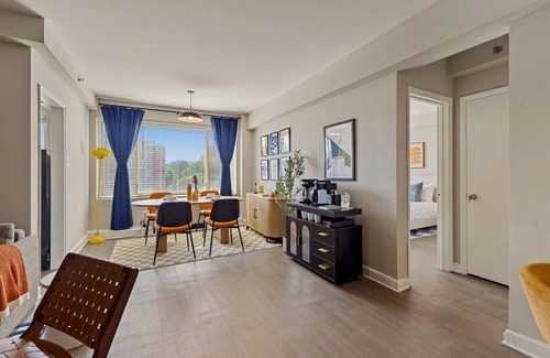 Radnor - Fort Myer Heights Apartment | Chic & Modern Unit | Free Parking