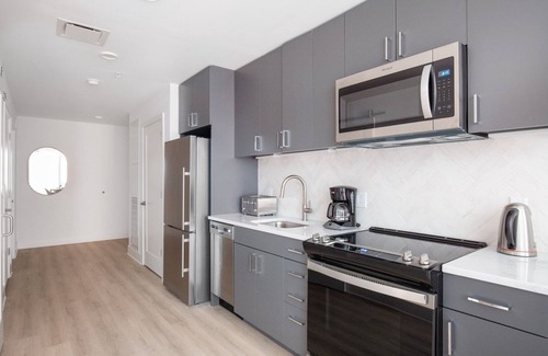 NoMa Apartment | Chic NoMa Jr 1BR w/W/D, Concierge & Gym, nr Metro, by Blueground