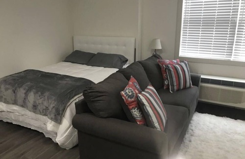 Bay Shore Apartment | Chic on Main Street apartment near it all!