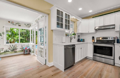 Southside House | Chic Pied-à-Terre + Private Pool in WPB