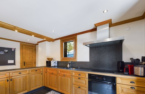 Randogne Ski Chalet | Chic, quiet and luxurious 5-bedroom chalet - perfect for families