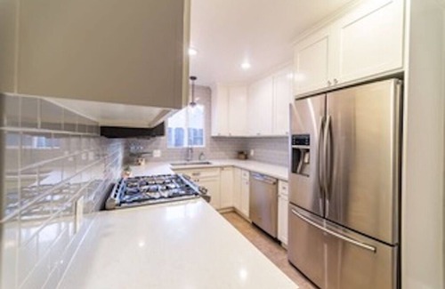 Modesto House | ★Chic Rustic & Modern Bungalow Centrally Located★