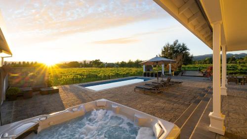 Sonoma House | Chic Sonoma Oasis w Pool Bocce Hot Tub Minutes to Downtown