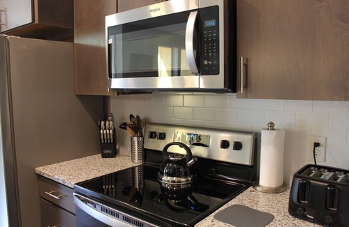 Deerwood Apartment | Chic Spacious XL 1bd, Near Pool*Gym*Beach*Eats