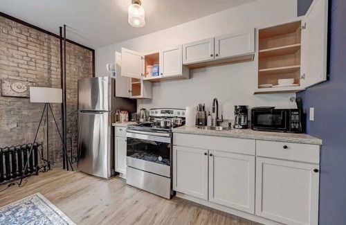 Lower East Side Apartment | Chic Studio Apartment in McKinley Beach & Brady St