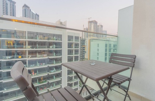 Nad Al Sheba Apartment | Chic Studio Retreat in Meydan City