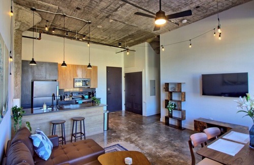 Midtown Hotel | Chic Ultramodern Loft Suite w/Designer Features