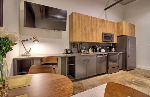 Midtown Hotel | Chic Ultramodern Minimalist Loft Suite + Patio