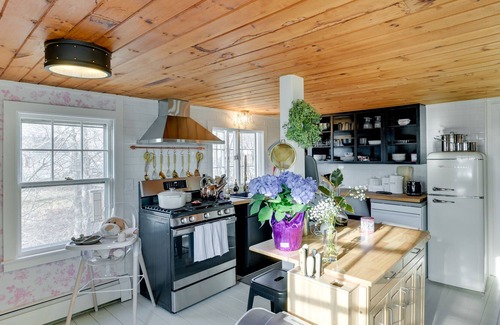 Ellsworth Cottage | Chic Waterfront Cottage Near Acadia National Park!