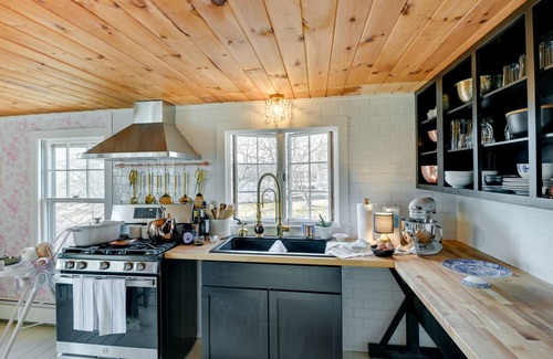 Ellsworth Cottage | Chic Waterfront Cottage Near Acadia National Park!