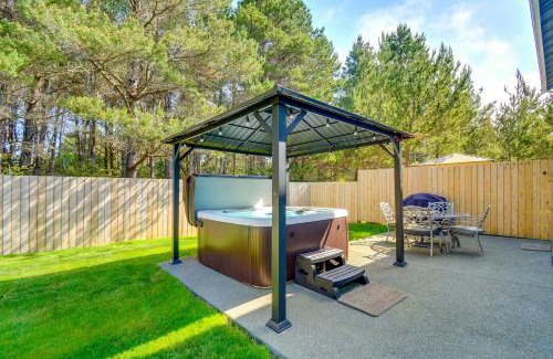 Westport House | Chic Westport Getaway with Hot Tub and Fireplace!