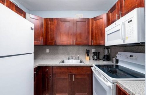 Coral Shores Apartment | Chic Zebra Condo - Prime Fort Lauderdale Spot