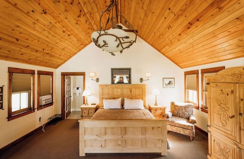 Livingston Hotel | Chico Hot Springs Resort & Day Spa