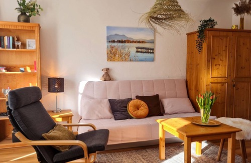 Arlaching Apartment | Chiemseetraum, im Erdgeschoss mit Seeblick, 1-2 Personen, 36 qm