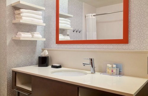 Smithfield Hotel | Chill by the Pool | Stay Near Bryant + Casino | 4 Pet-Friendly Units