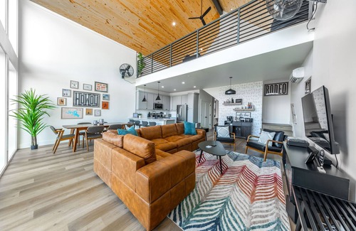 New Braunfels Cabin | Chill Country Ranch cabin near Gruene, New Braunfels, and White Water Amp.