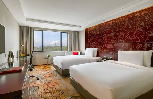Yuexiu Hotel | China Hotel - Subway direct to Pazhou Exhibition Center, Free shuttle during Canton Fair & Exhibitor registration Counter