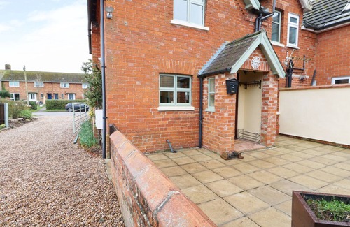 Woodhall Spa Cottage | CHIPPERS COTTAGE, pet friendly, with a garden in Woodhall Spa