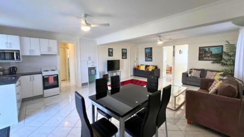 Sussex Inlet Apartment | Chloes Waterfront Oasis