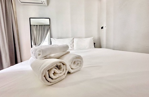 Bang Rak Hotel | Chocolate Box Mint