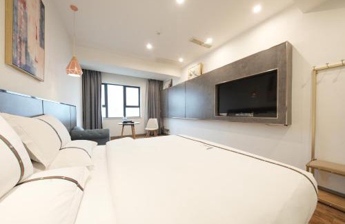 Yuzhong Hotel | Chongqing Qiansu Qingpan Hotel解放碑洪崖洞店
