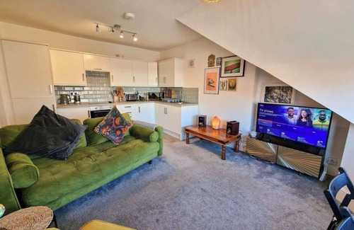 Manchester Apartment | Chorlton Home By City SuperHost