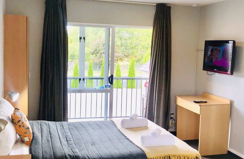 Upper Riccarton Hotel | Christchurch Motel