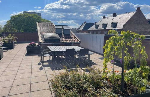 Christianshavn Apartment | Christianshavn finest with huge balcony