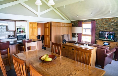 Alexandria Apartment | Christmas luxury accommodation in Cameron House Dec 22-29