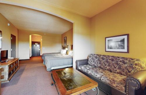 Wisconsin Dells Apartment | Chula Vista Resort Condo 2520 & 2522 Full Property